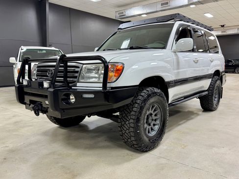 Used 2004 Toyota Land Cruiser image 2