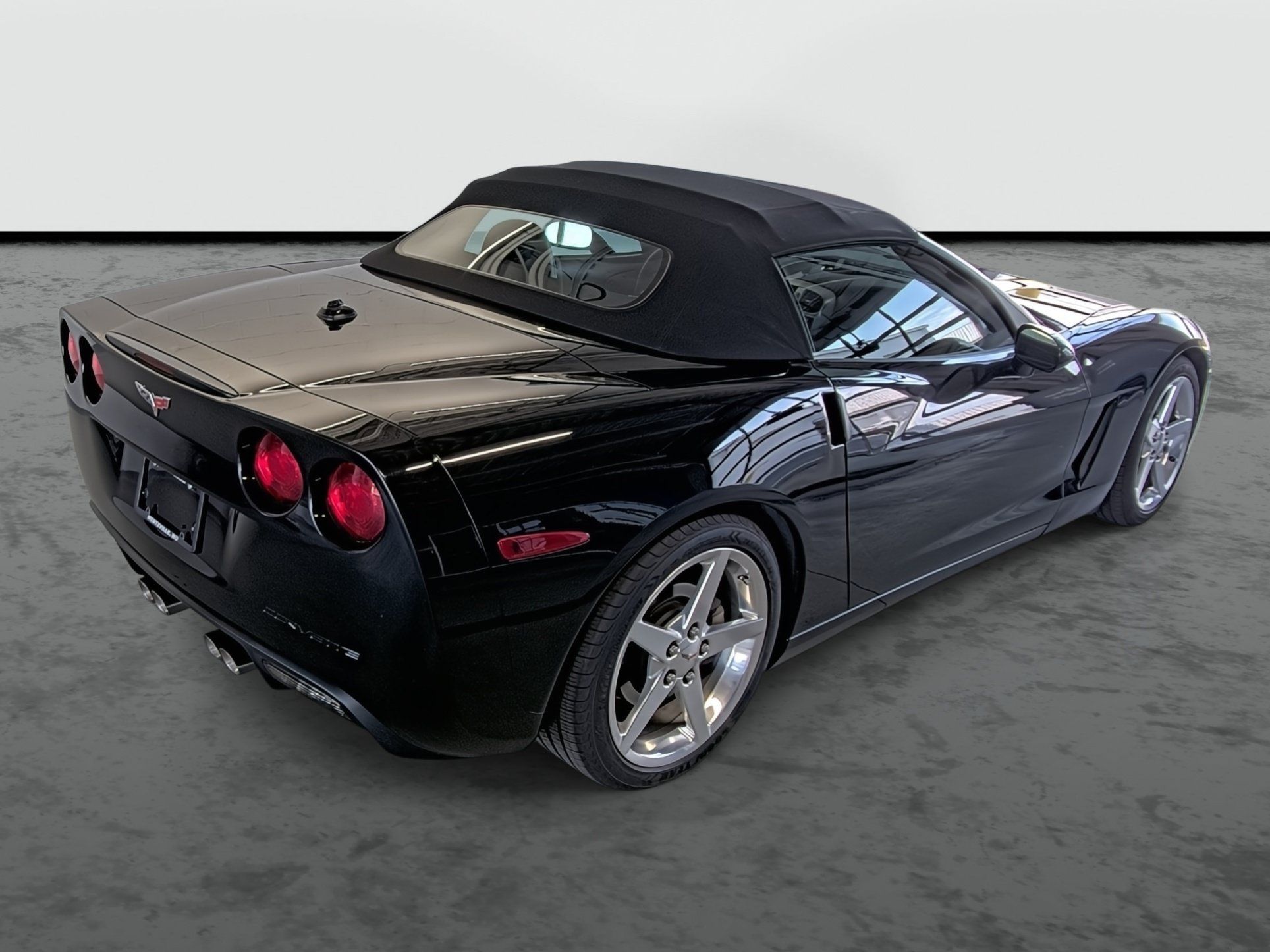 Used 2005 Chevrolet Corvette Convertible w/ Preferred Equipment Group RWD image 14