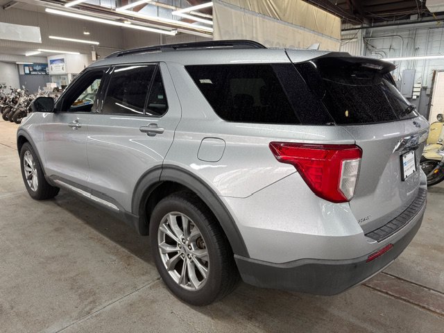 Used 2020 Ford Explorer XLT w/ Equipment Group 202A AWD/4WD image 2