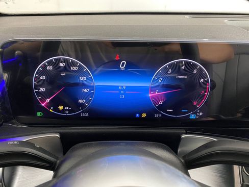 New 2025 Mercedes-Benz GLB 250 4MATIC image 18