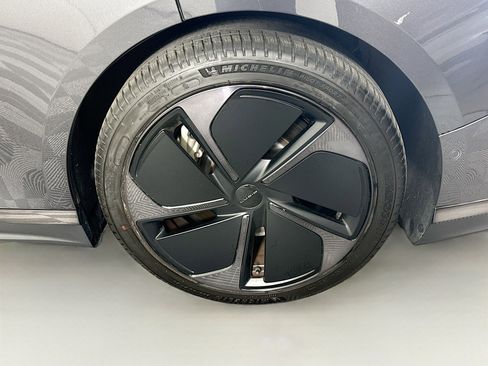 Used 2024 Lucid Air Pure image 11