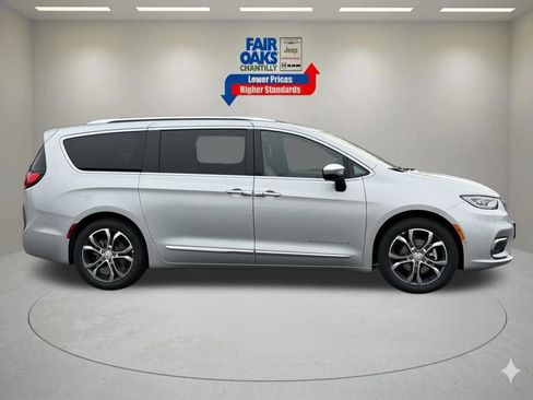 New 2026 Chrysler Pacifica Pinnacle FWD image 5