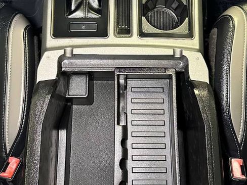 Used 2018 Ford F150 Raptor w/ Equipment Group 802A Luxury AWD/4WD image 37