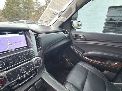 Used 2017 Chevrolet Suburban LT image 34