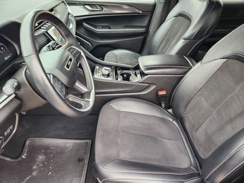 Used 2022 Jeep Grand Cherokee L Altitude image 4