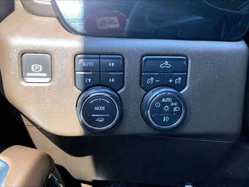 Used 2024 Chevrolet Silverado 1500 RST w/ Z71 Off-Road Package AWD/4WD image 35