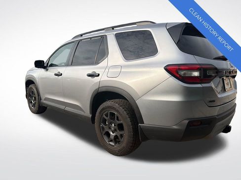 Certified 2024 Honda Pilot TrailSport image 7
