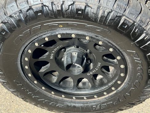 Used 2021 Toyota Tacoma SR5 w/ Technology Package image 13