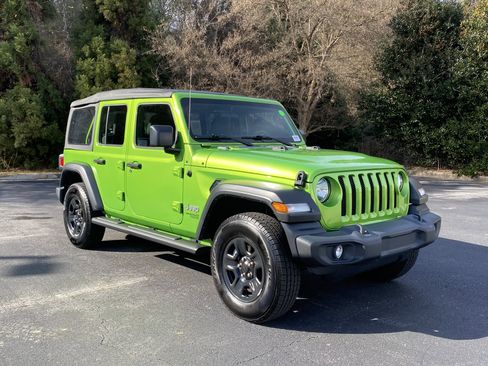 Used 2019 Jeep Wrangler Unlimited Sport image 2