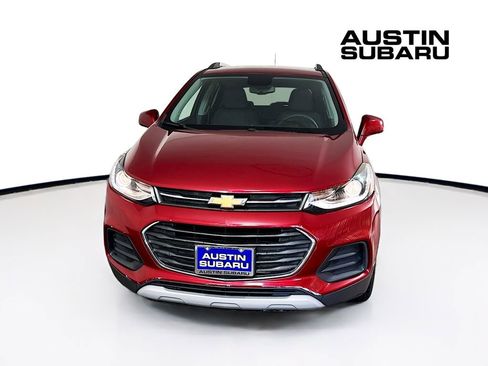 Used 2020 Chevrolet Trax LT image 2