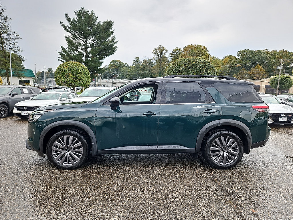 Used 2024 Nissan Pathfinder SL w/ SL Premium Package AWD/4WD image 4