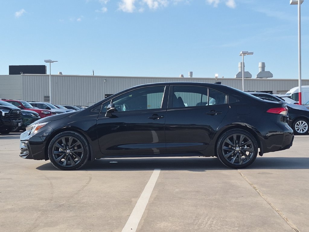 Certified 2026 Toyota Corolla SE FWD image 3