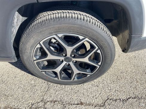 Used 2025 Jeep Compass Limited image 30