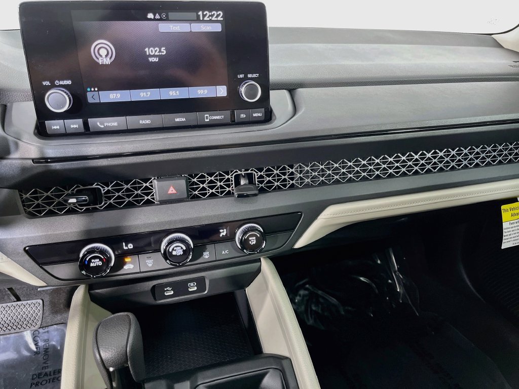 Used 2023 Honda Accord LX image 17