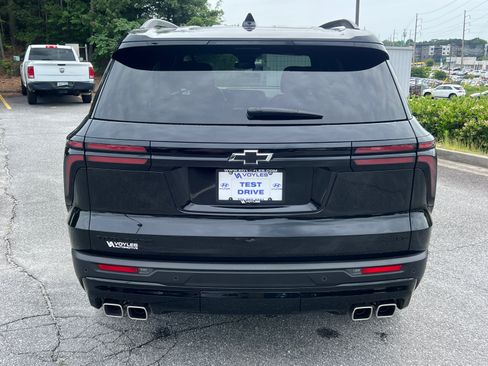 Used 2024 Chevrolet Traverse LT w/ Midnight/Sport Edition FWD image 6