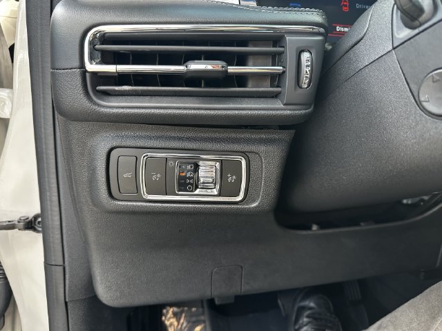 Certified 2024 Lincoln Corsair AWD w/ Equipment Group 101A image 30