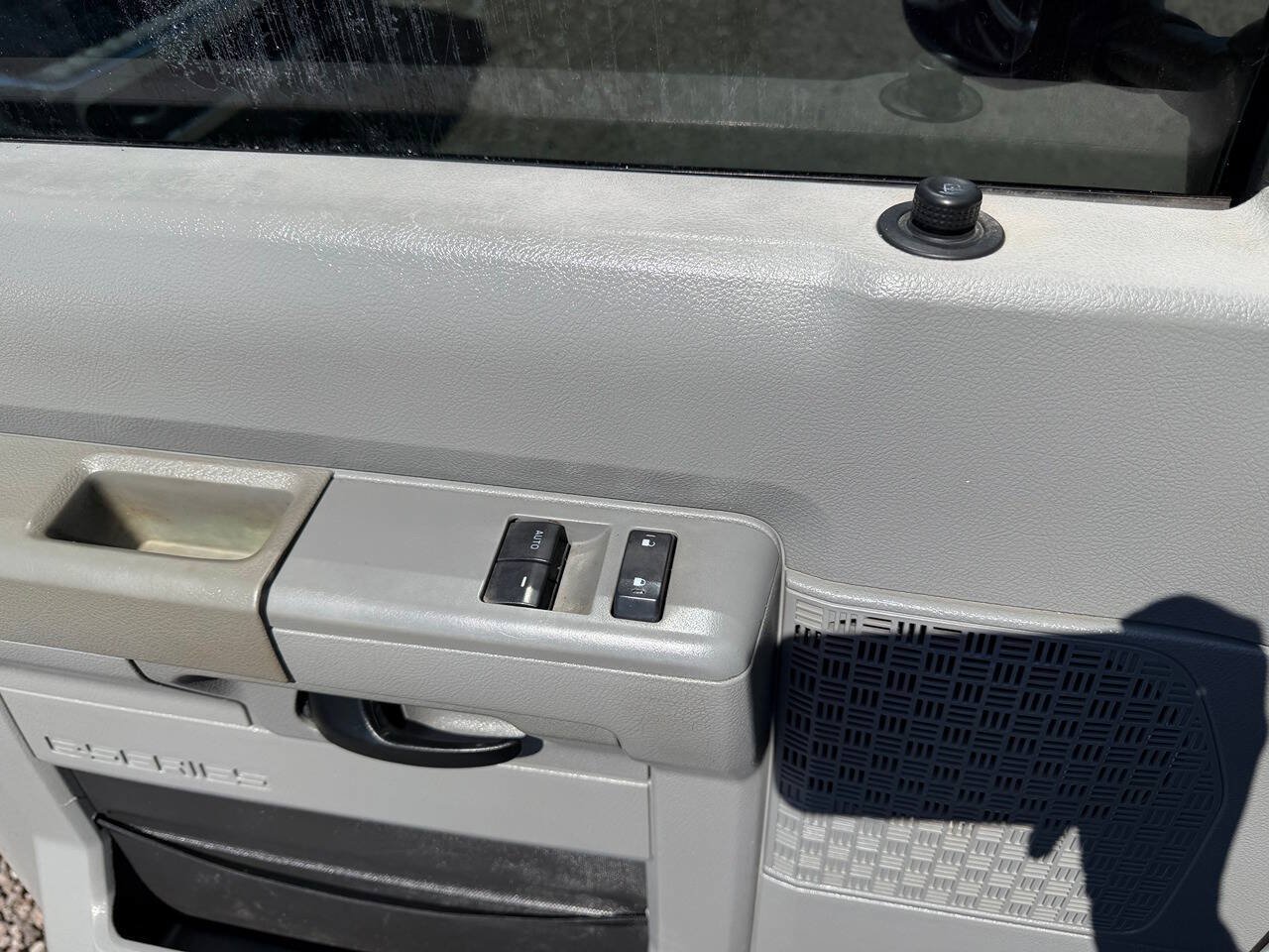 Used 2016 Ford E-350 and Econoline 350 Super Duty w/ Power Windows & Locks Group RWD image 13