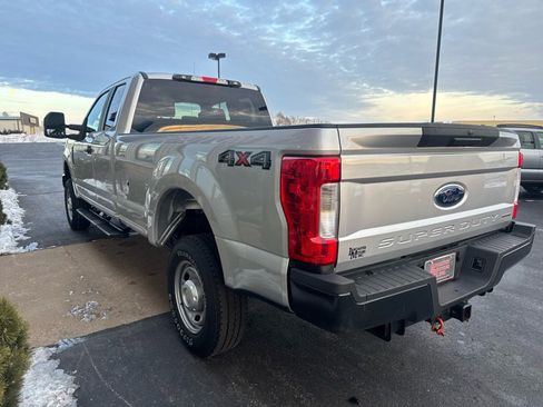Used 2019 Ford F250 XL w/ Power Equipment Group image 5