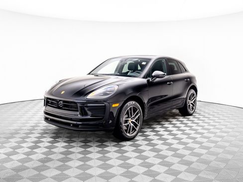 Used 2025 Porsche Macan image 1