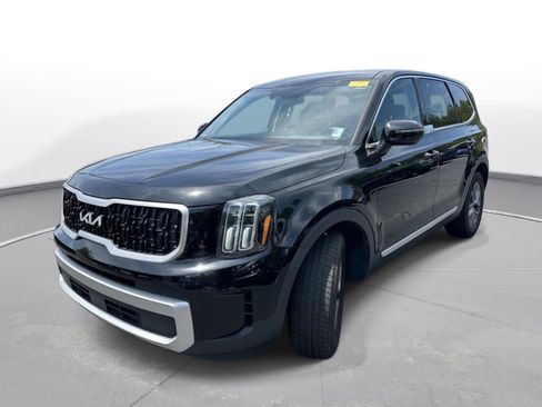 Used 2023 Kia Telluride LX FWD image 2