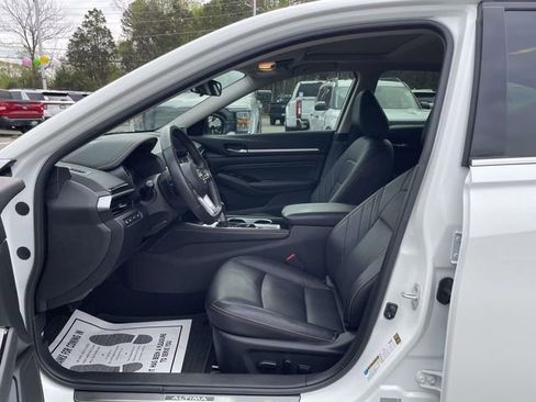 Used 2023 Nissan Altima 2.0 SR image 14