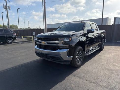 Used 2019 Chevrolet Silverado 1500 LT w/ Texas Edition AWD/4WD image 3