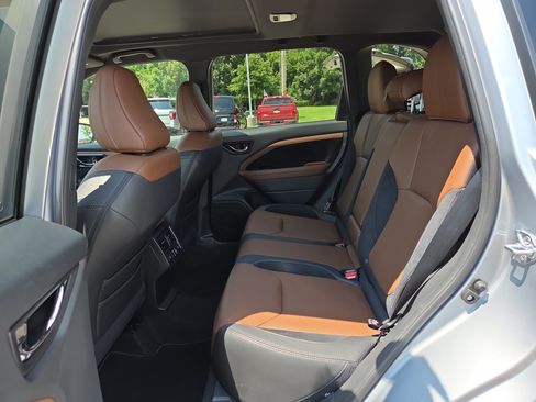 Certified 2025 Subaru Forester Touring AWD/4WD image 11