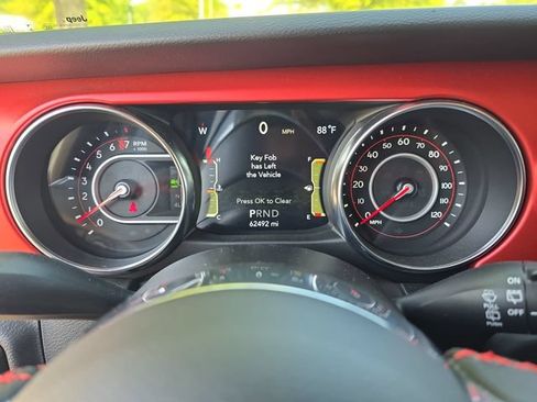 Used 2022 Jeep Wrangler Unlimited Rubicon w/ Xtreme Recon 35" Tire Package AWD/4WD image 18
