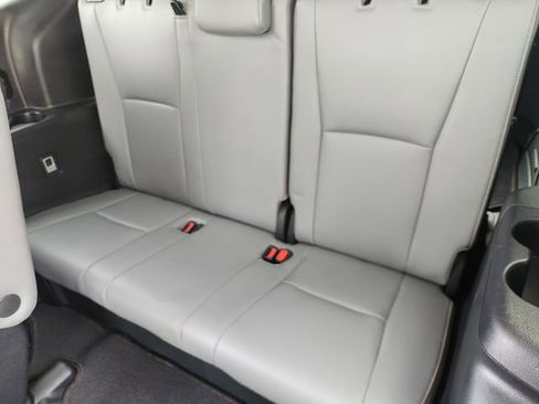 Used 2023 Toyota Highlander Bronze Edition FWD image 21