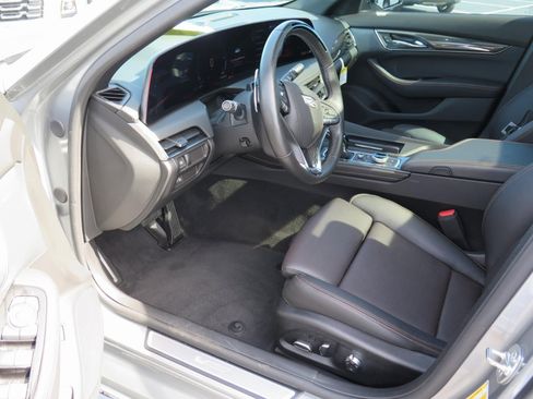 Used 2025 Cadillac CT5 V image 9