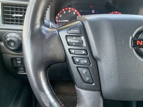 Used 2021 Nissan Titan PRO-4X w/ Pro-4x Convenience Package AWD/4WD image 12
