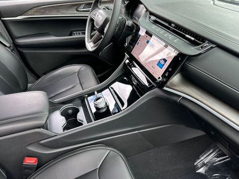 New 2026 Jeep Grand Cherokee L Limited AWD/4WD image 17