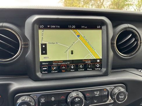 Used 2022 Jeep Wrangler Unlimited Sahara image 13