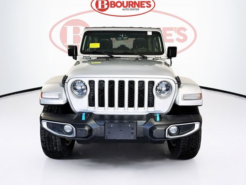 Used 2023 Jeep Wrangler Unlimited Sahara w/ Cold Weather Group image 5