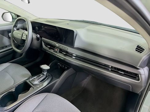 Used 2025 Kia K4 FWD image 29