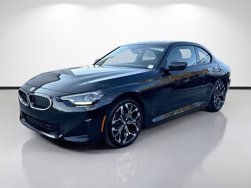Used 2025 BMW 230i Coupe w/ Convenience Package image 7