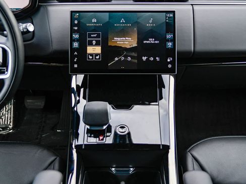 Used 2025 Land Rover Range Rover Sport S image 13