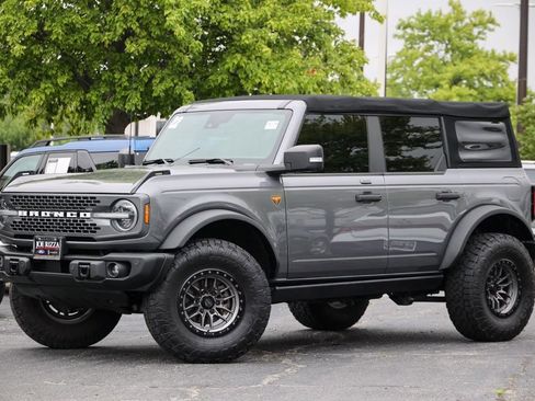 Certified 2022 Ford Bronco Badlands w/ Sasquatch Package AWD/4WD image 16