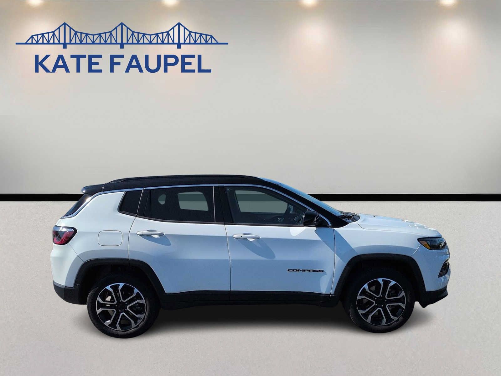 Used 2023 Jeep Compass Limited AWD/4WD image 2
