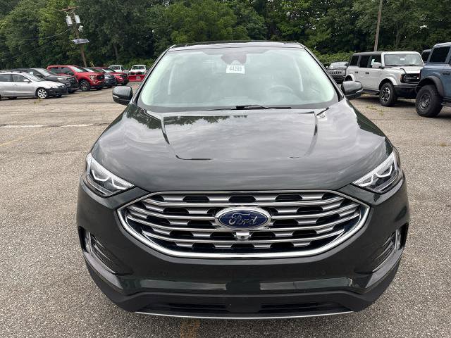 Certified 2024 Ford Edge Titanium w/ Equipment Group 301A AWD/4WD image 2