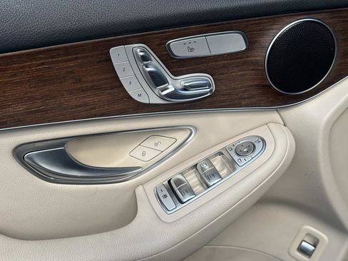 Used 2020 Mercedes-Benz GLC 300 4MATIC image 21