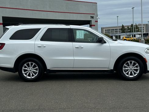 Used 2023 Dodge Durango SXT RWD image 6