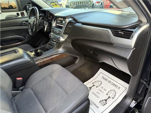 Used 2017 Chevrolet Suburban LS image 33