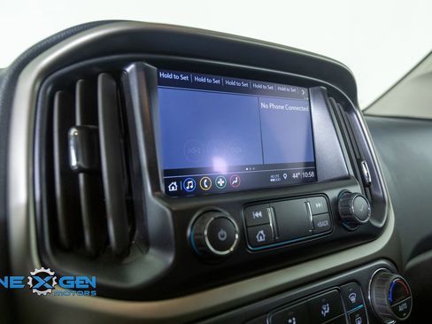 Used 2022 Chevrolet Colorado Z71 w/ Z71 Midnight Edition AWD/4WD image 18