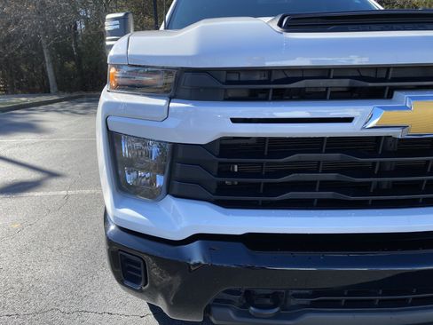 Used 2024 Chevrolet Silverado 2500 Custom w/ Custom Value Package image 14