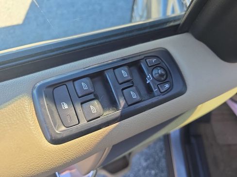 Used 2010 Land Rover LR4 HSE image 10