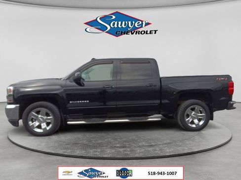 Used 2018 Chevrolet Silverado 1500 LT w/ LT Eassist Package AWD/4WD image 2