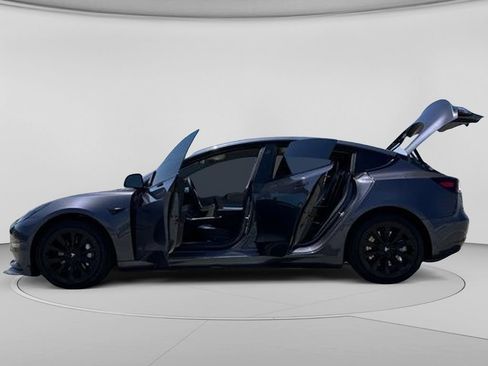 Used 2022 Tesla Model 3 Long Range AWD/4WD image 29