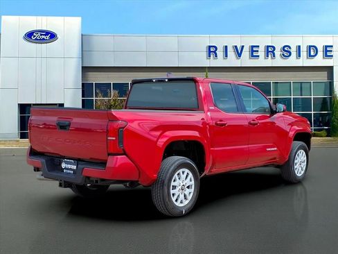 Used 2024 Toyota Tacoma SR5 image 2