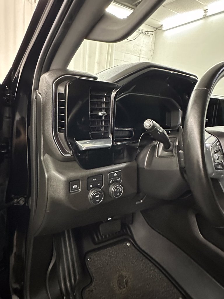 Used 2023 Chevrolet Silverado 1500 RST w/ Redline Edition AWD/4WD image 14